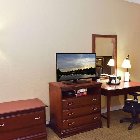 Hampton Inn Растон Экстерьер фото