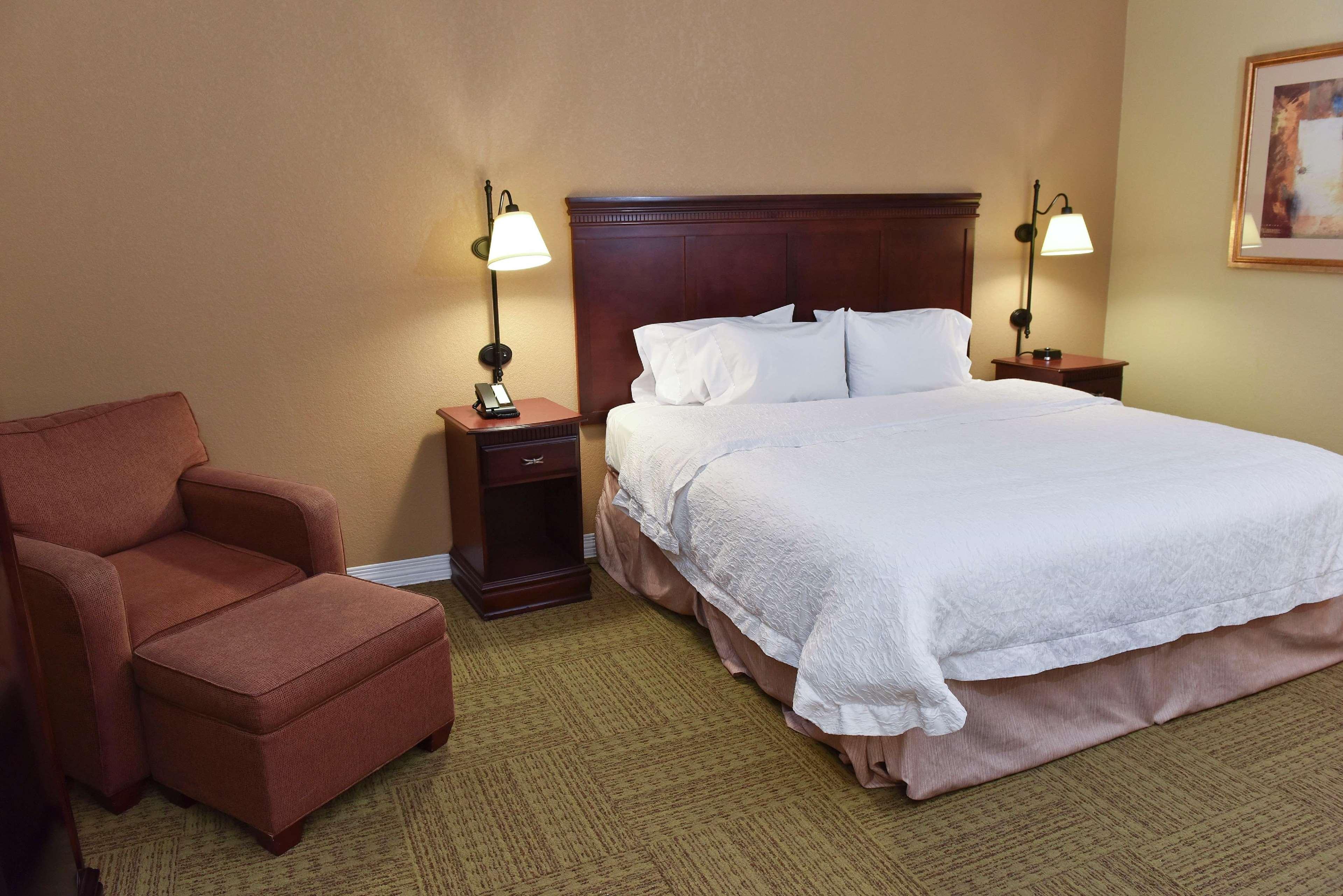 Hampton Inn Растон Экстерьер фото