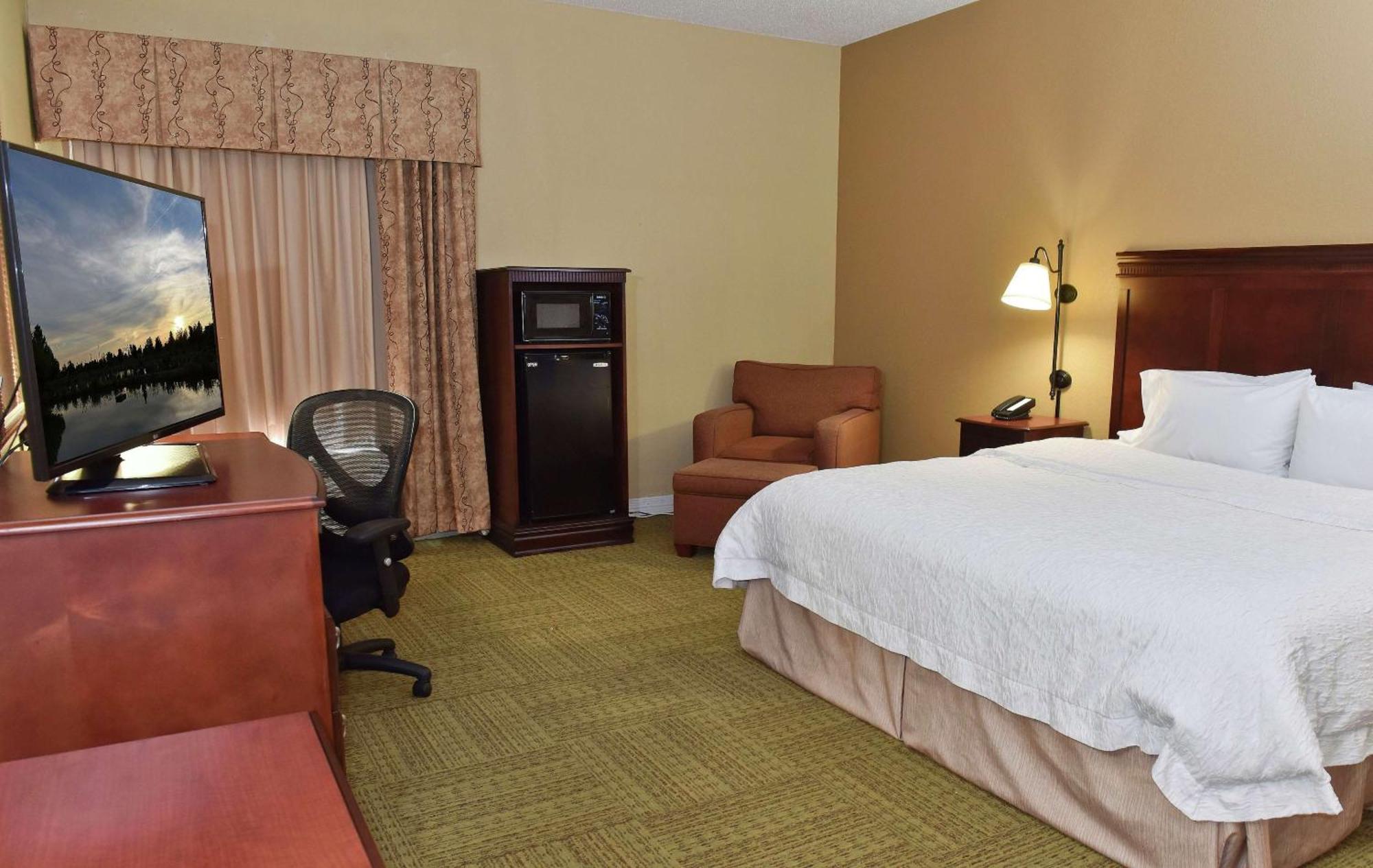 Hampton Inn Растон Экстерьер фото