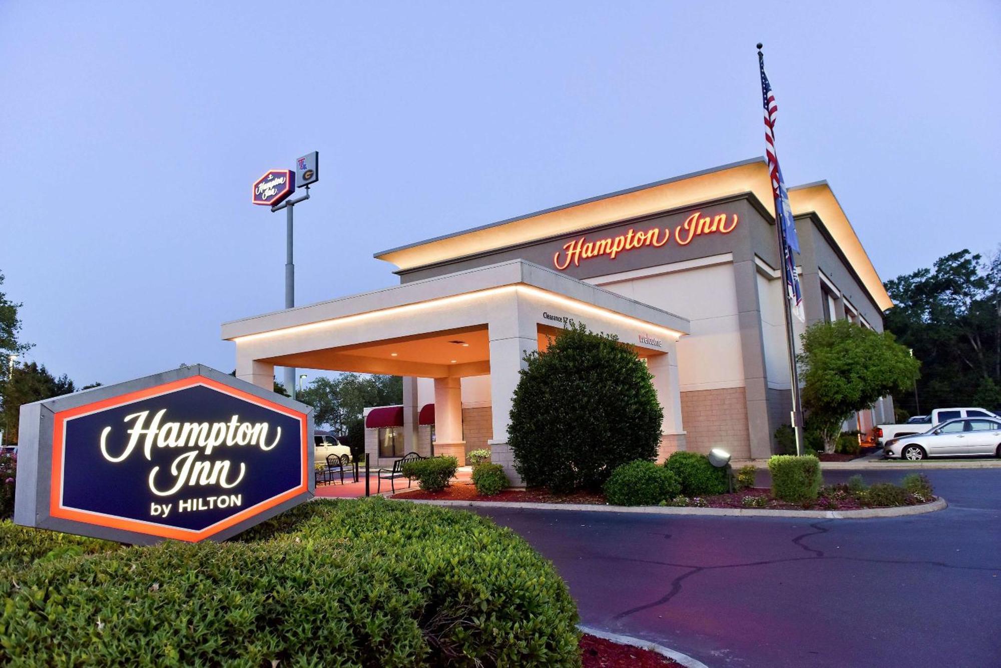 Hampton Inn Растон Экстерьер фото