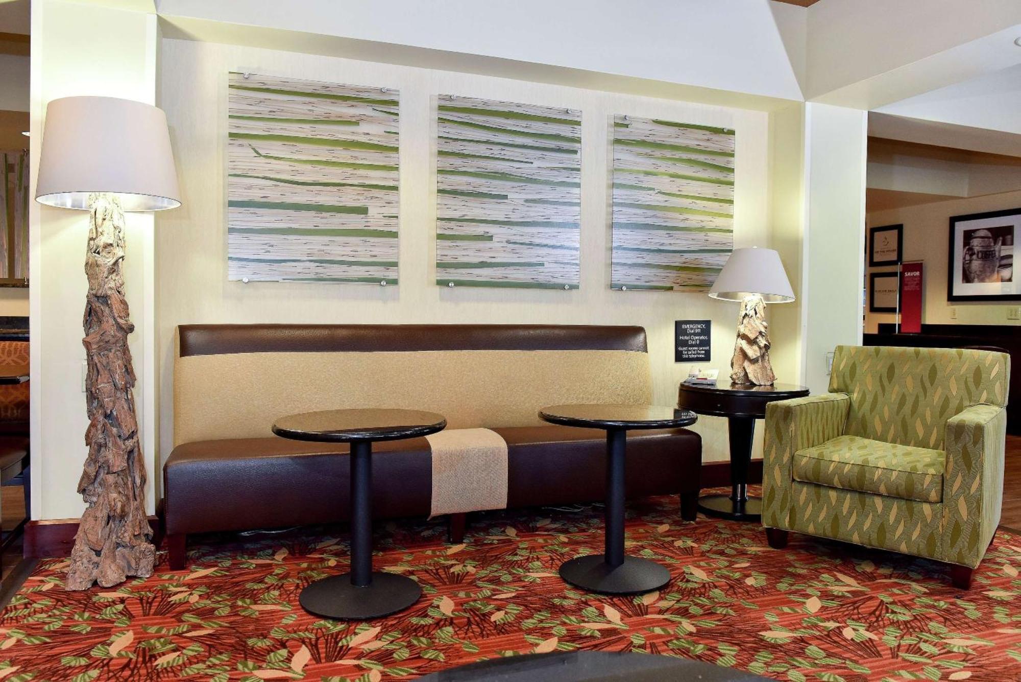 Hampton Inn Растон Экстерьер фото