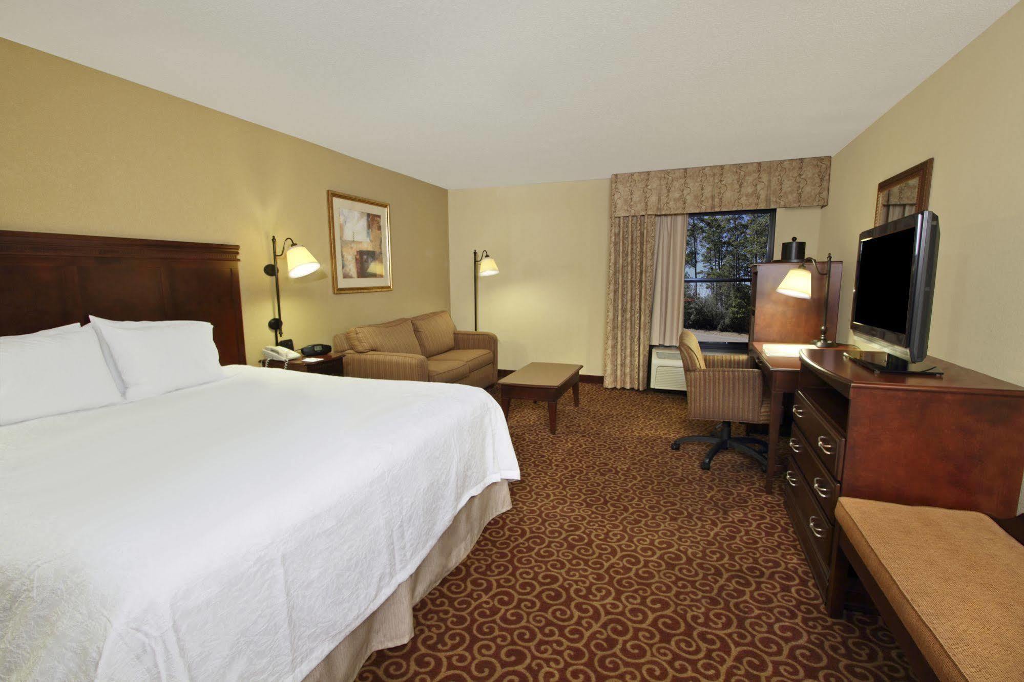 Hampton Inn Растон Экстерьер фото